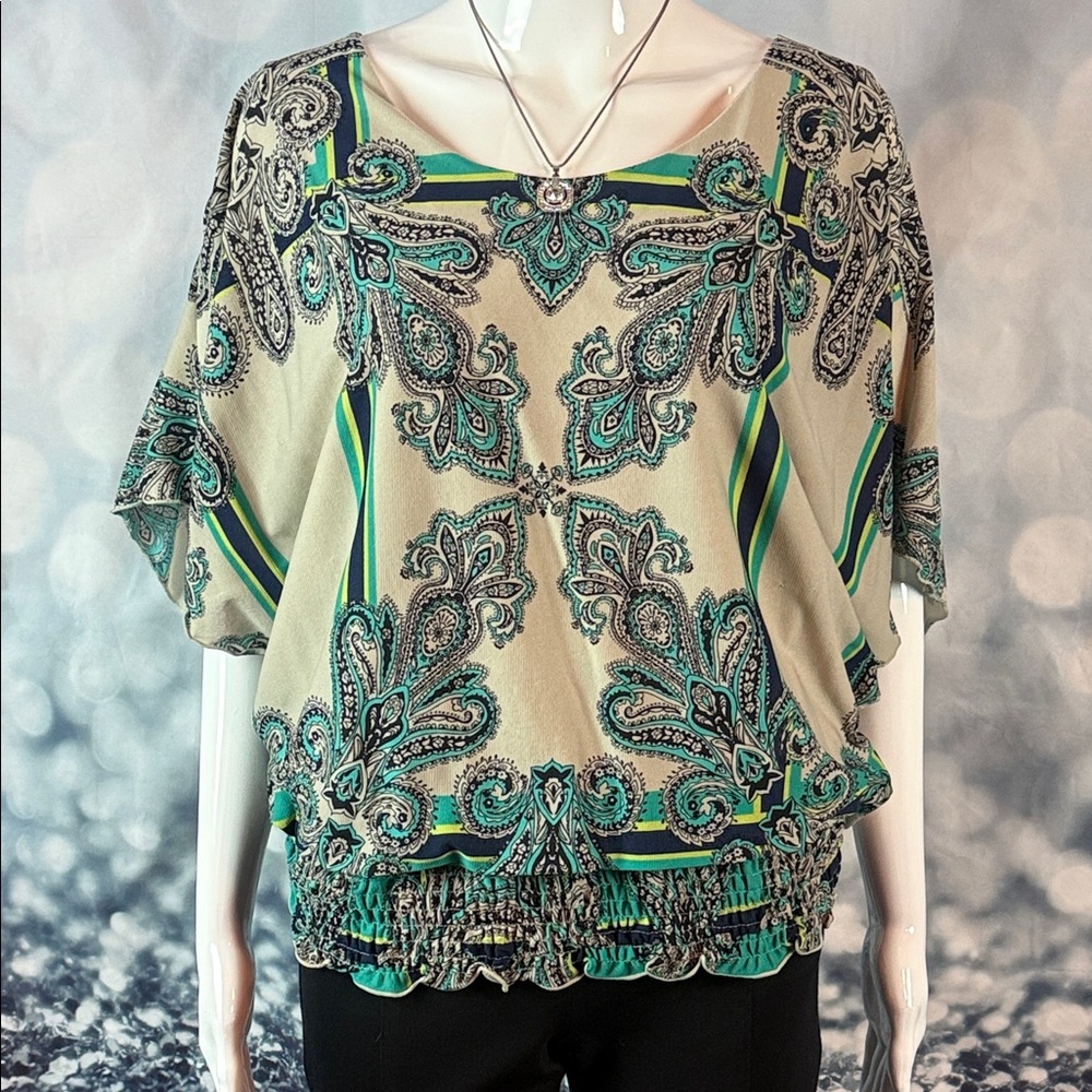 Style & Co. sz M Cream and Green Paisley 100% Nylon Blouse